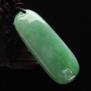 糯冰种豆色仿古牌挂件