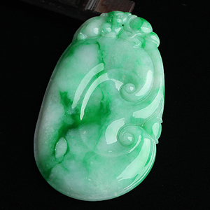 糯冰种飘翠如意挂件