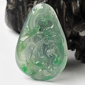 冰种淡绿晴水龙行如意挂件