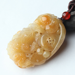 (超值推荐)糯冰种黄翡金蟾献宝挂件