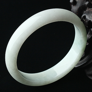 细糯种白色略飘花手镯（55.8mm）