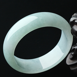 (超值推荐)冰种晴水手镯（58.5mm）