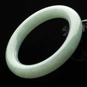 糯冰种豆色圆条手镯(56mm)