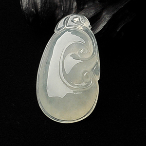 冰玻种淡晴水如意挂件