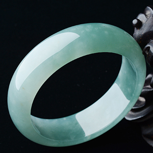 (超值推荐)糯冰种油青手镯（58.5mm）
