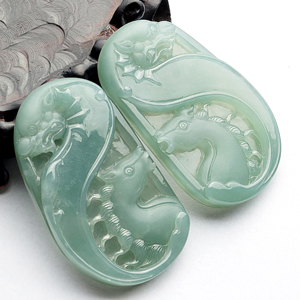 糯冰种晴水龙马精神挂件(一对)