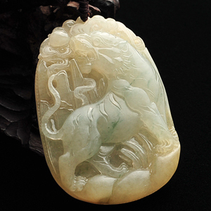 糯冰种淡黄翡飘花虎虎生威挂件