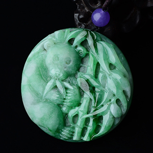 （超值推荐）糯冰种翠色熊猫挂件