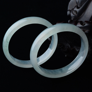 (超值推荐)冰种淡晴水略飘花手镯(58.5mm/56.7mm)(一对)