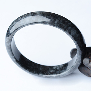 (超值推荐)细糯种乌鸡色手镯（58.5mm）