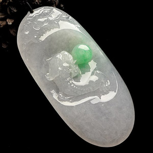 冰种飘翠龙戏珠挂件