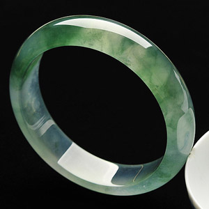 (超值推荐)冰玻种飘花手镯(57mm)