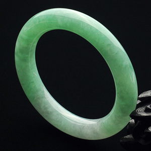 (超值推荐)糯冰种豆色圆条手镯(55.6mm)