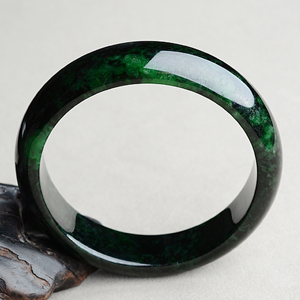 （超值推荐）细糯种廯加绿手镯（61.5mm）