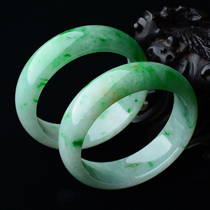 （超值推荐）糯冰种白底飘翠手镯（58mm/59.2mm）（一对）