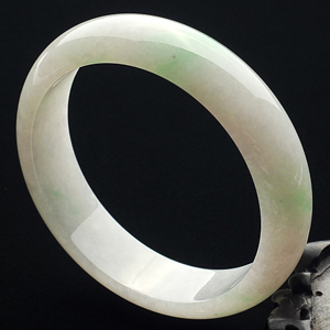 糯冰种飘绿花手镯(58.1mm)
