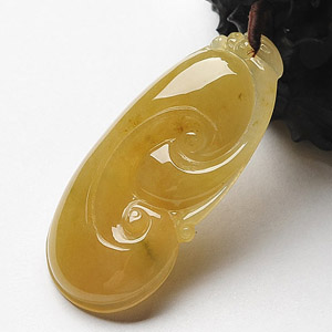 糯冰种黄翡如意挂件