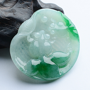 (超值推荐)糯冰种飘翠相濡以沫挂件