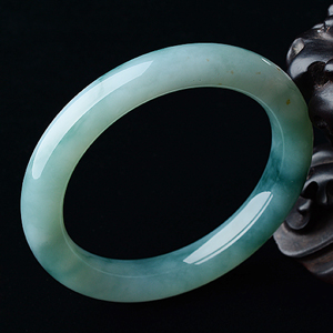 糯冰种晴水飘花圆条手镯（57.8mm）