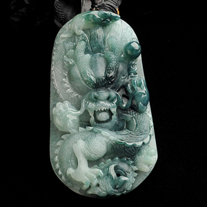 糯冰种飘花龙牌挂件