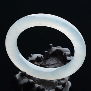 (超值推荐)冰种无色圆条手镯（52.6mm）
