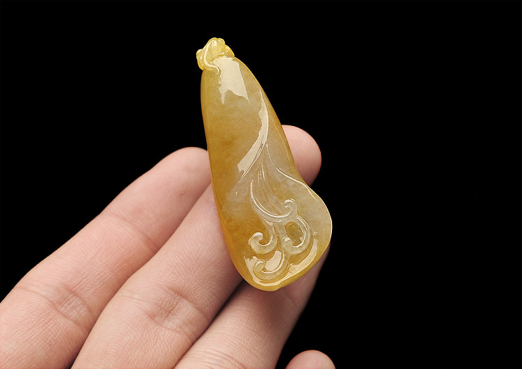 (超值推荐)冰种黄翡玉兰花挂件