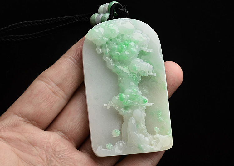 （一口价扫货）糯冰种飘翠松下悟禅挂件