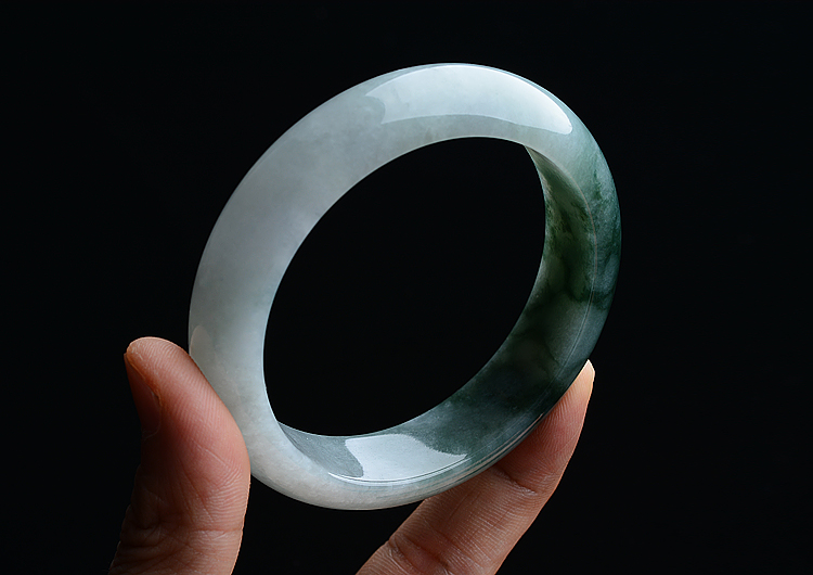 (超值推荐)糯冰种飘青花手镯（58.6mm）