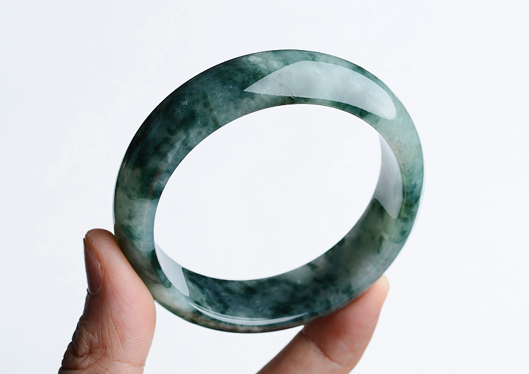 (超值推荐)糯冰种飘青花手镯（56.6mm）