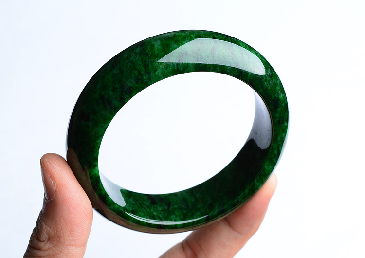 (超值推荐)糯冰种癣加绿手镯（57.4mm）
