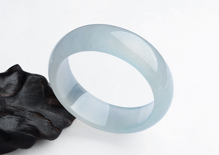(超值推荐)冰种无色手镯（56.5mm）