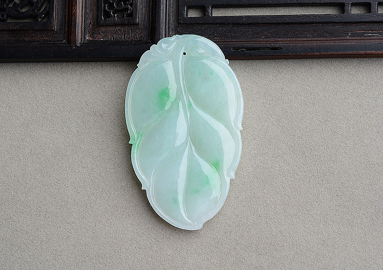 糯冰种飘翠叶子挂件