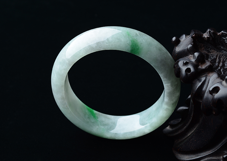糯冰种飘翠手镯（56.3mm）
