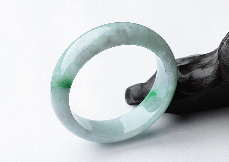 糯冰种飘翠手镯（56.3mm）