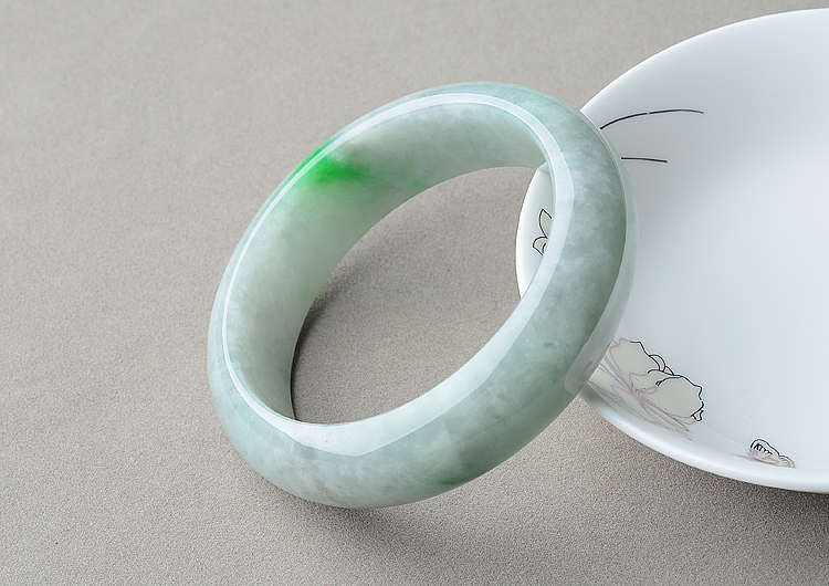 糯冰种飘翠手镯（56.3mm）