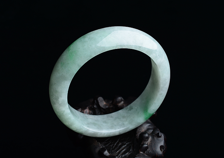 糯冰种飘翠手镯（56.3mm）