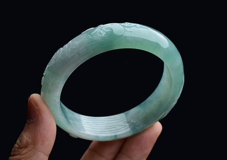 糯冰种晴水飘花雕花手镯（58mm）