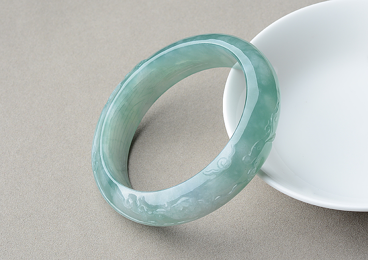 糯冰种晴水飘花雕花手镯（58mm）