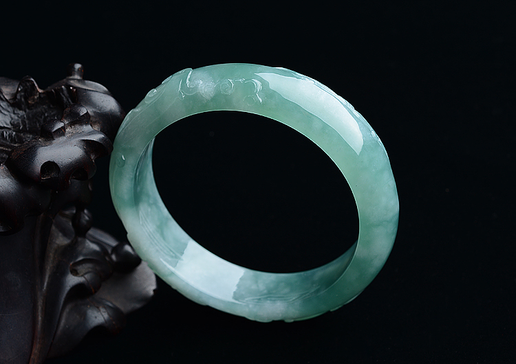 糯冰种晴水飘花雕花手镯（58mm）