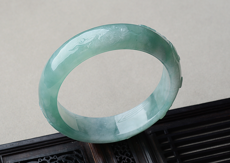糯冰种晴水飘花雕花手镯（58mm）
