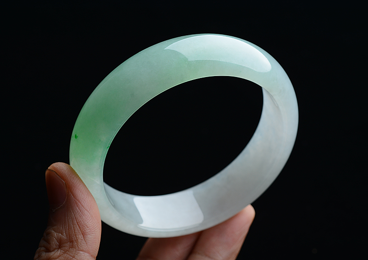糯冰种晴水飘翠手镯（59.8mm）