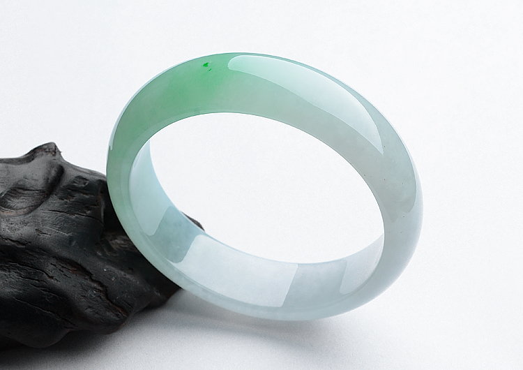 糯冰种晴水飘翠手镯（59.8mm）