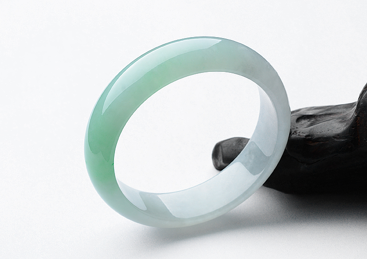 糯冰种晴水飘翠手镯（59.8mm）