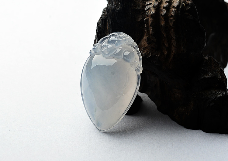 (成本清仓)冰种淡晴水寿桃挂件