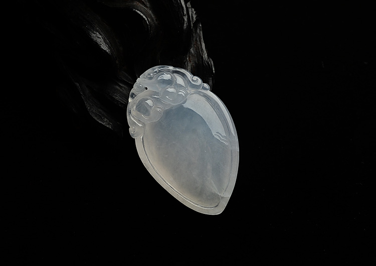 (成本清仓)冰种淡晴水寿桃挂件