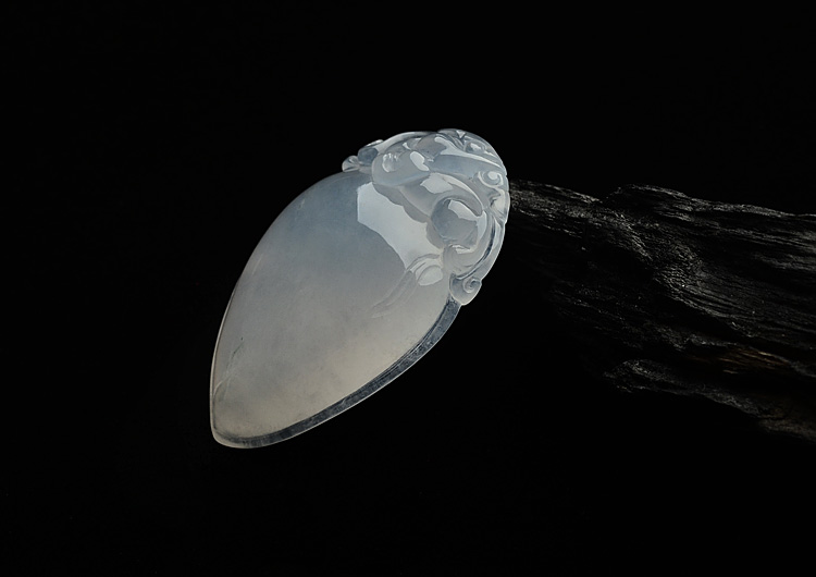 (成本清仓)冰种淡晴水寿桃挂件