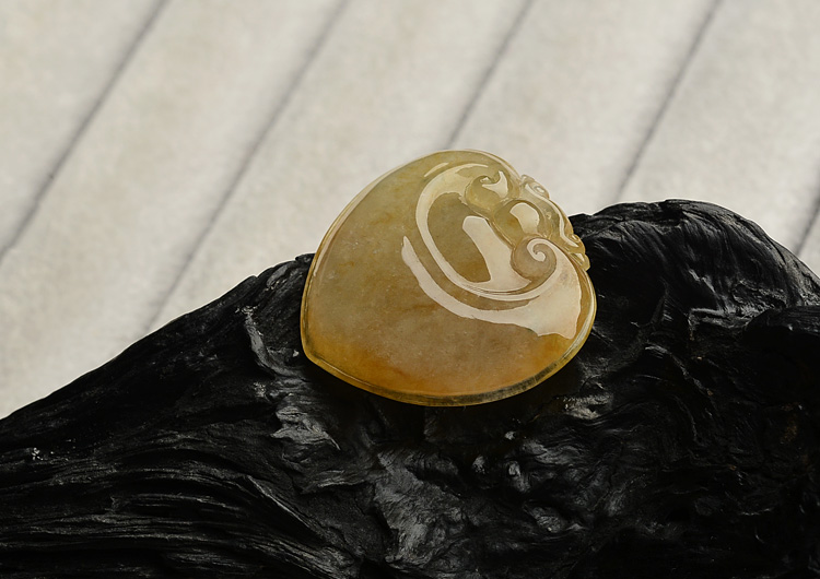 (成本清仓)冰种褐黄翡如意挂件