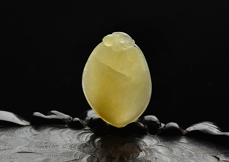 (成本清仓)冰种黄翡寿桃挂件