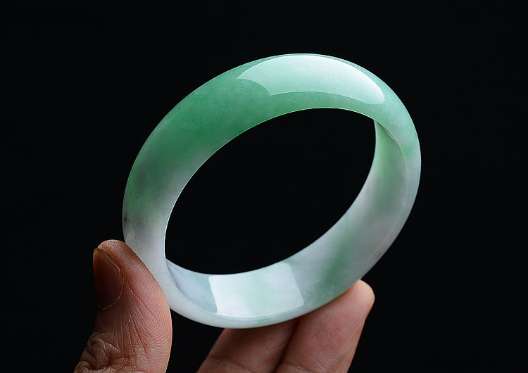糯冰种翠色手镯（55mm）