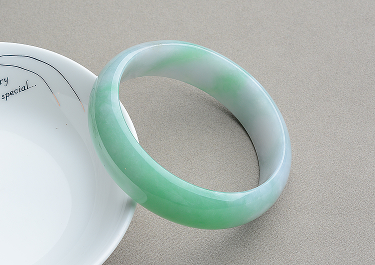 糯冰种翠色手镯（55mm）